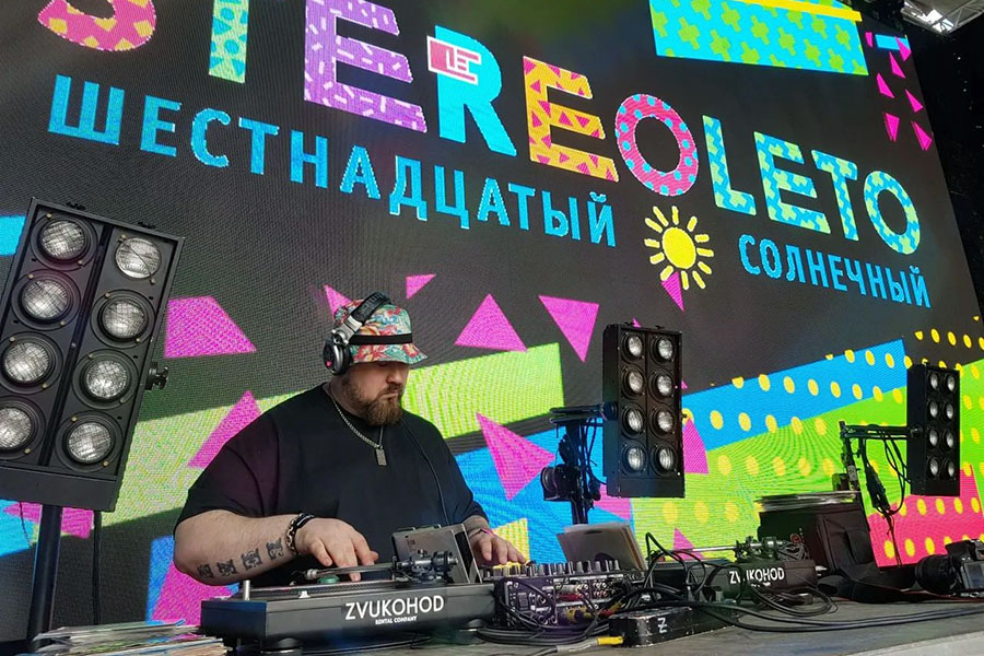 DJ Row-man — на сцене